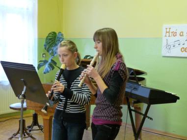 Hrá a spieva celá rodina Hrá a spieva celá rodina