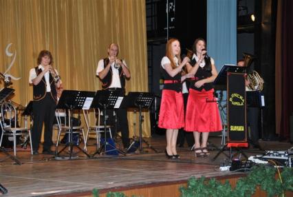 novoročný prípitok - 2012
novoročný prípitok - 2012